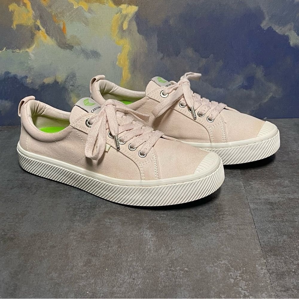 Cariuma Light Pink Canvas OCA Low Cut Women's Sneakers Size 10